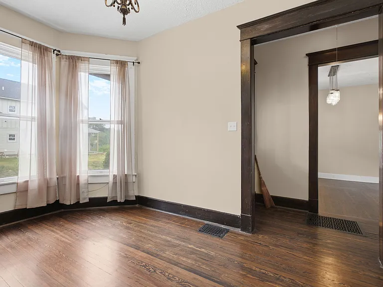 2036 N Talbott St — Photo 16