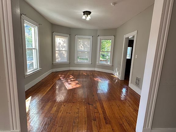 3rd image of 211 Alden Ave #1A