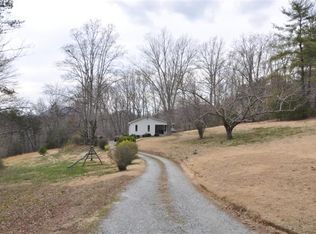 440 Hooker Rd, Columbus, NC 28722