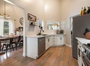 1 Pinecrest Dr, Bedford, NH 03110