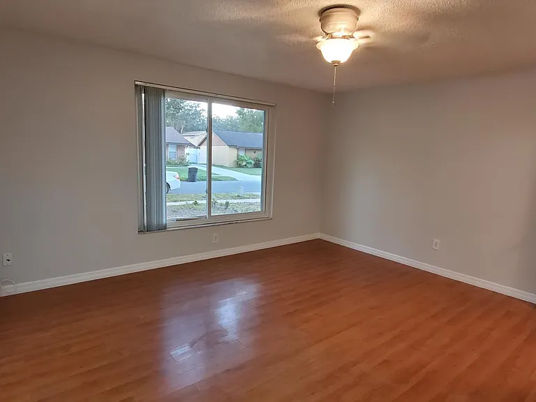 3221 Saddlebrook Ave — Photo 4