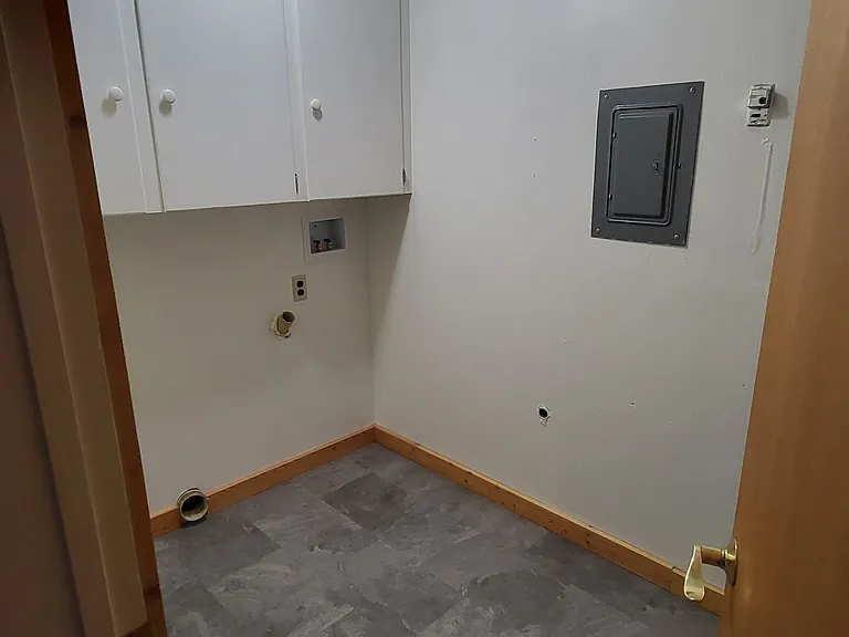 139 McNamara Ave — Photo 10