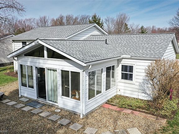 2nd image of 20269 Glenwood Ln