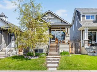 70 W Auburn Crest Grn SE, Calgary, AB T3M 1P7