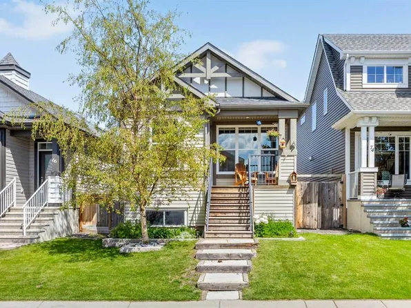 70 W Auburn Crest Grn SE, Calgary, AB T3M 1P7