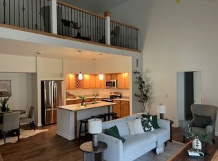 2703 Pond Dr, Saint Francis, WI 53235