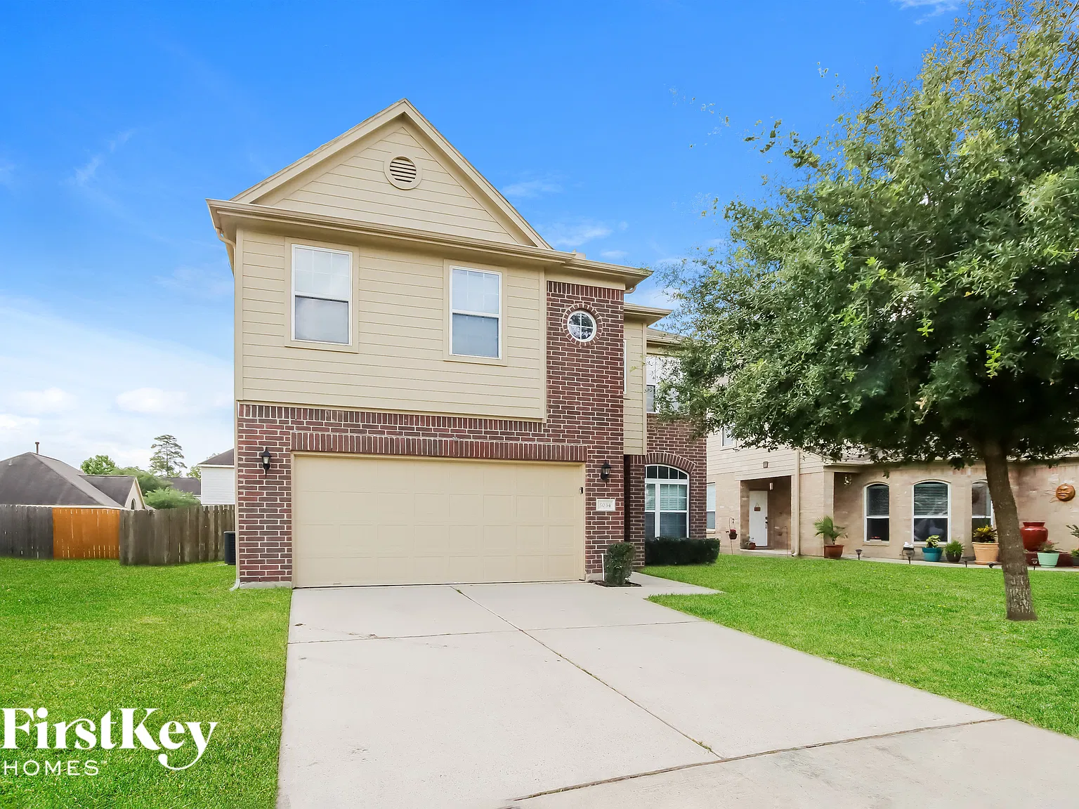 3 bed, 2.5 bath, 2068 sqft, $2,015 — Photo 2