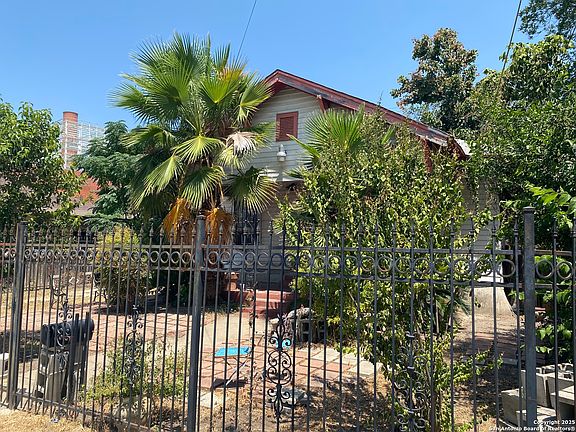 2nd image of 559 W Highland Blvd