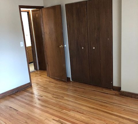 5th image of 114 S West St APT 2