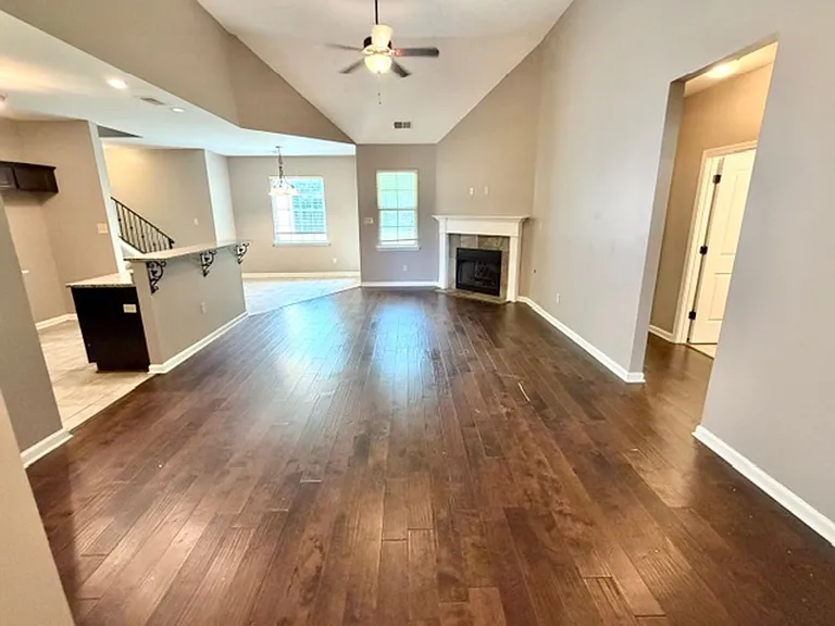 6305 Vera Ln — Photo 2
