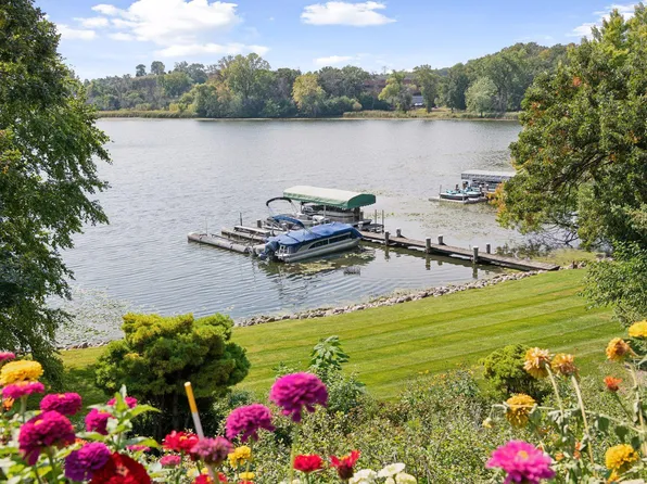7011 Willow Creek Rd, Eden Prairie, MN 55344