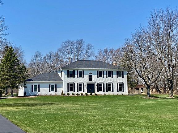 2nd image of 12 Crestview Ln