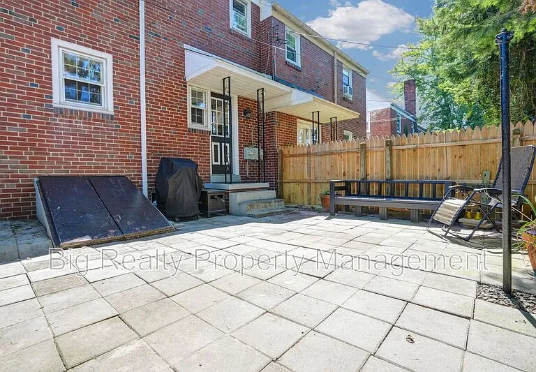 912 Feist Ave — Photo 11