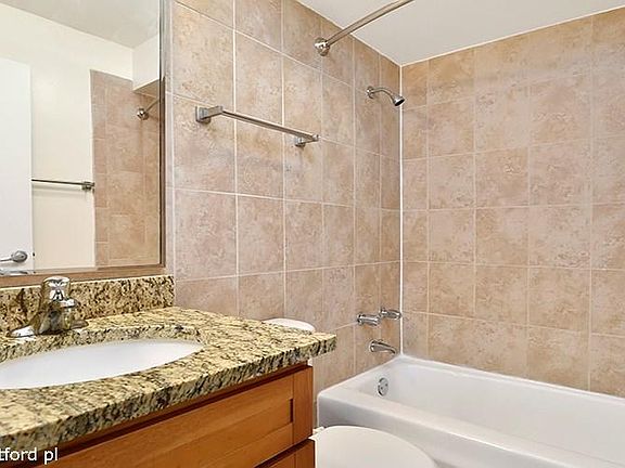 5th image of 529 W Stratford Pl #1725