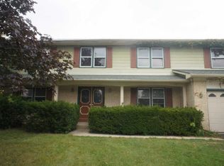 4374 Arbor View Dr, Lisle, IL 60532