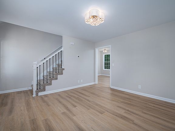 3rd image of 274 Audrea Ln