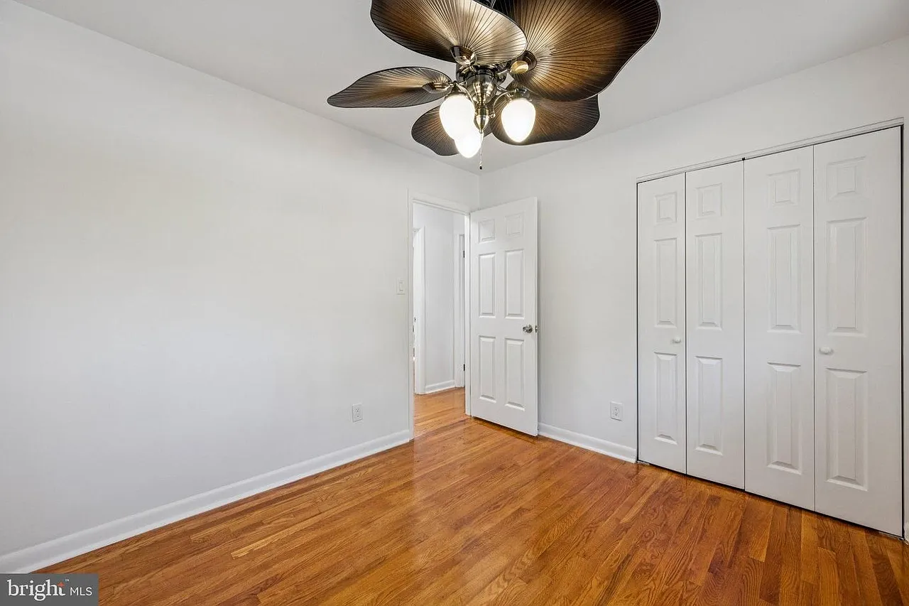 6 bed, 2.5 bath, 1948 sqft, $1,300 — Photo 2