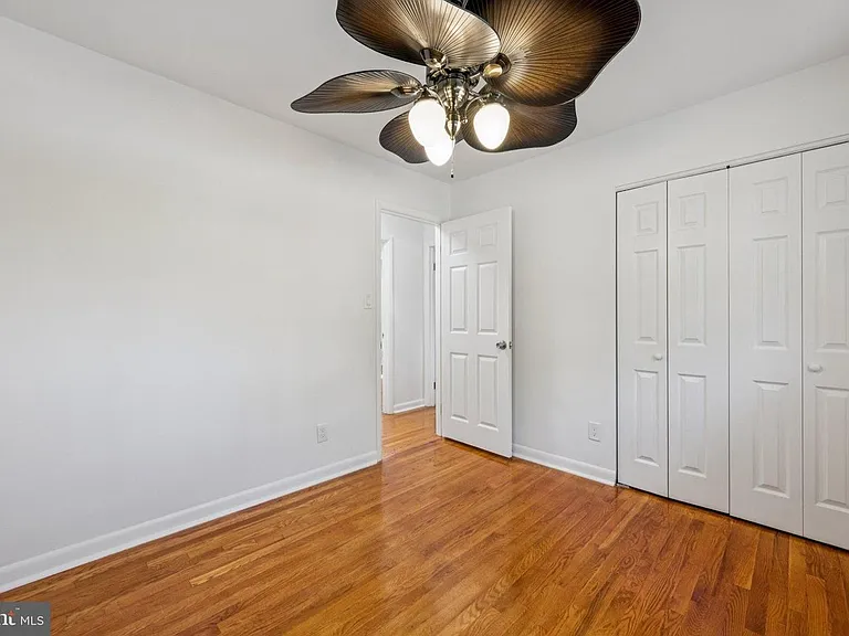 9801 Arbor Hill Dr — Photo 2