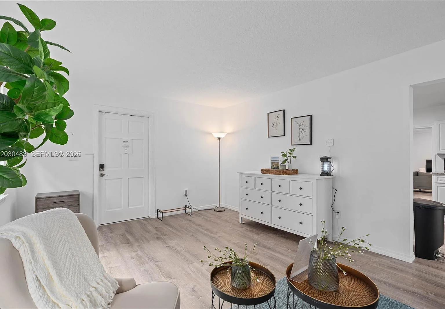 3 bed, 1.0 bath, 1828 sqft, $1,800 — Photo 4
