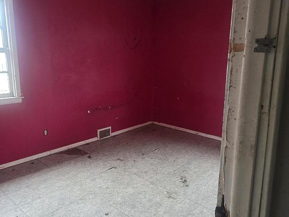 4th image of 224 Garfield St