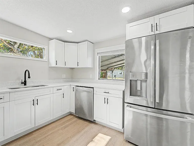 7708 Maryland Ave — Photo 11