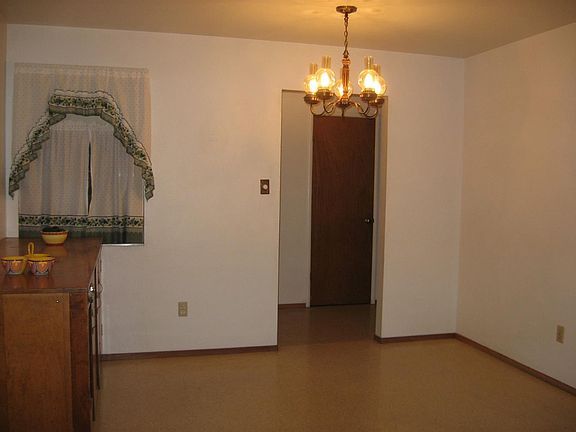 4th image of 2410 Huston St