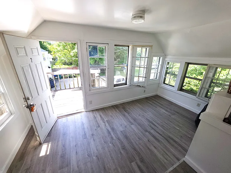 988 Corunna Ave #2 — Photo 6