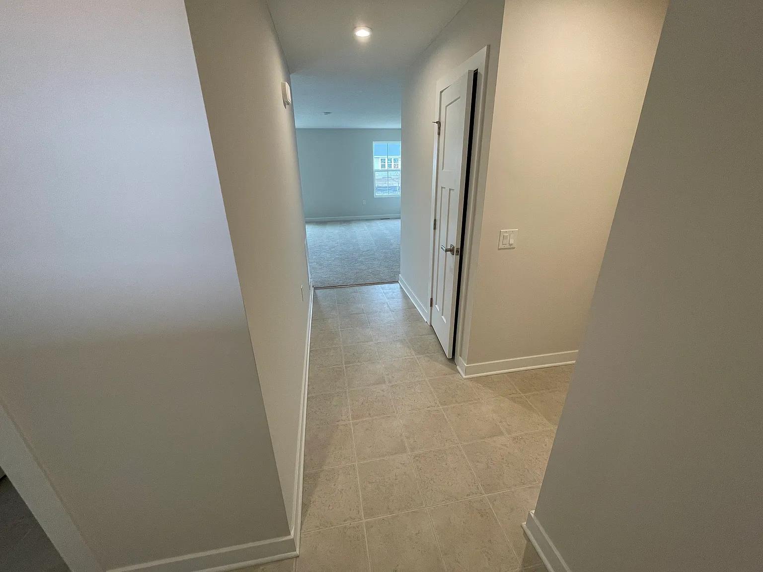 3 bed, 1352 sqft, $2,200 — Photo 2