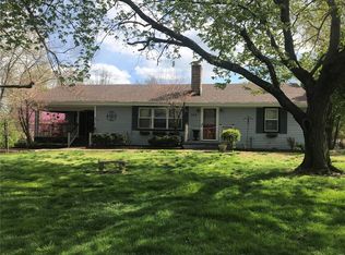 132 Lock Dr, Ballwin, MO 63011