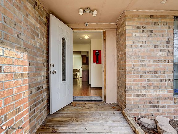 4th image of 6285 Cranberry Ln W