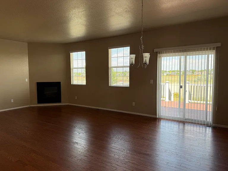 10266 Stagecoach Ave — Photo 3