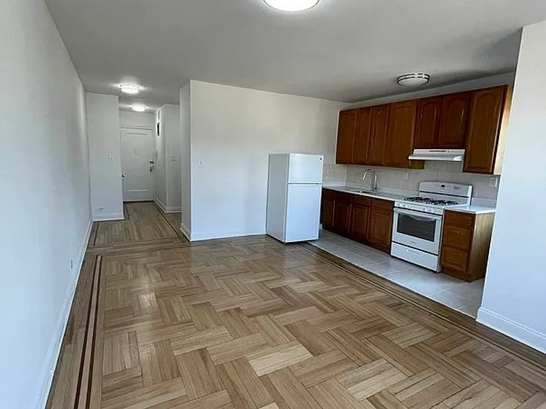 160 Beach 117 St #2M — Photo 1
