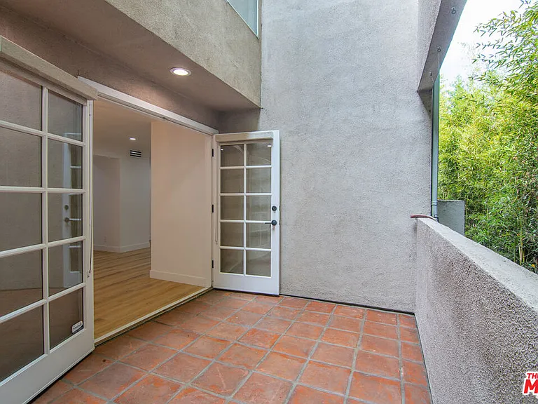 824 Westmount Dr #2 — Photo 6