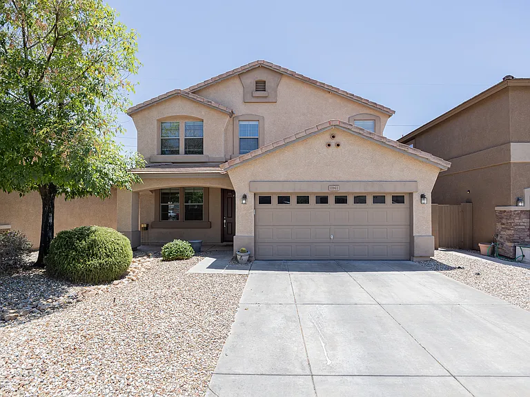 1861 E Patrick Ln — Photo 2