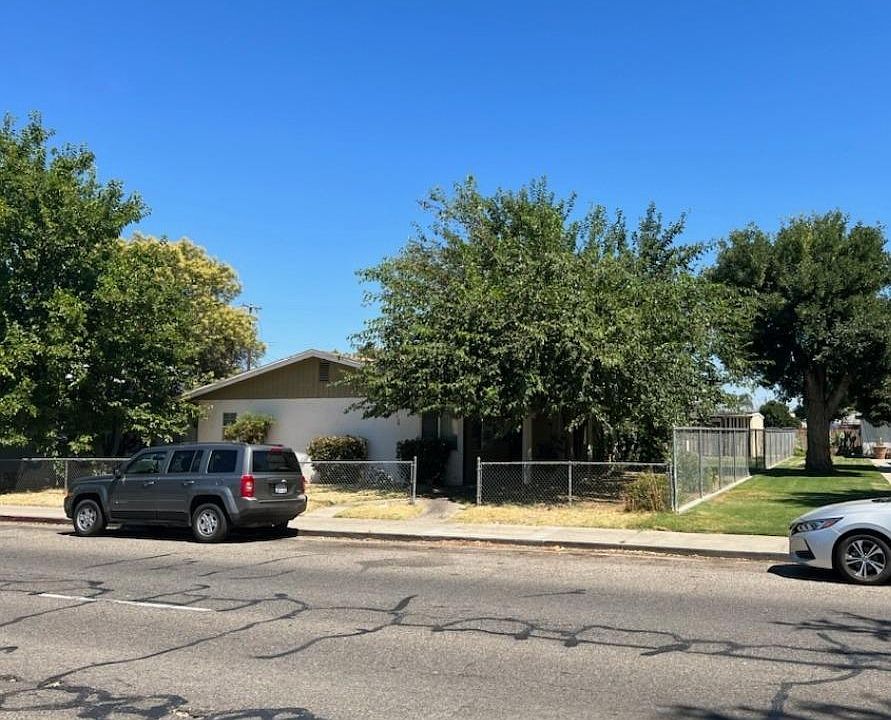 1st image of 3421 E McKinley Ave