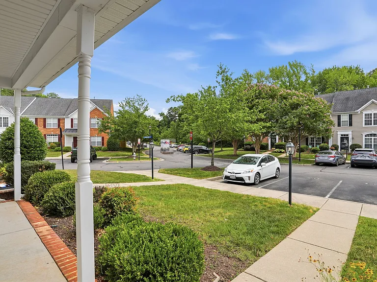 7402 Willow Crossing Ter — Photo 34