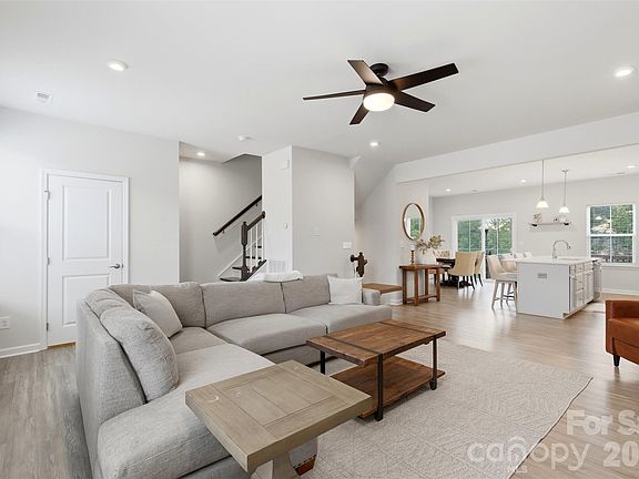 3rd image of 411 Lahinch Dr