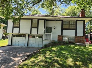 510 Alfalfa Ln, Buckner, MO 64016