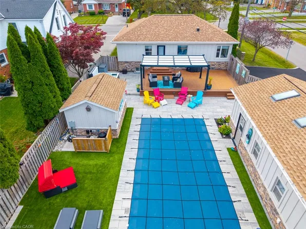 14 Charles St, Stoney Creek, ON L8G 1V4