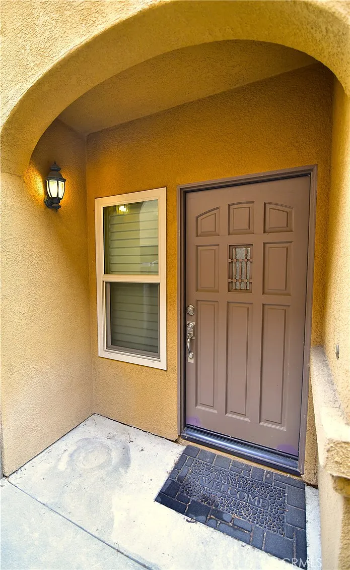 3 bed, 2.5 bath, 1787 sqft, $3,600 — Photo 2