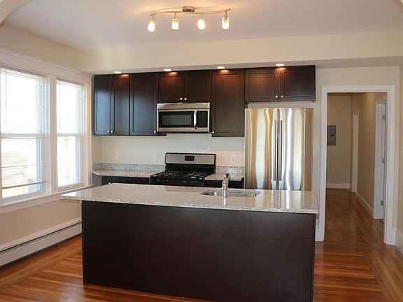 3rd image of 139 Oakland Ave #2