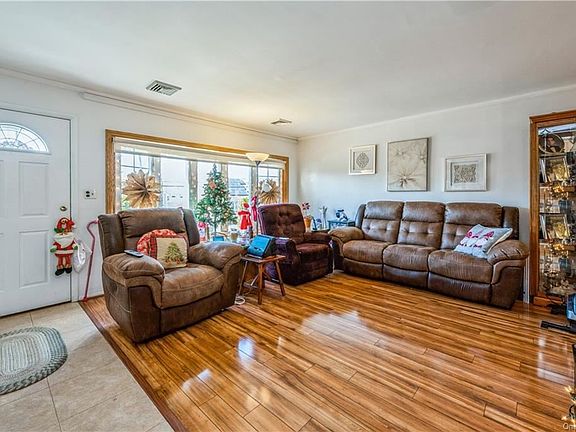 5th image of 234 Pembrook Dr