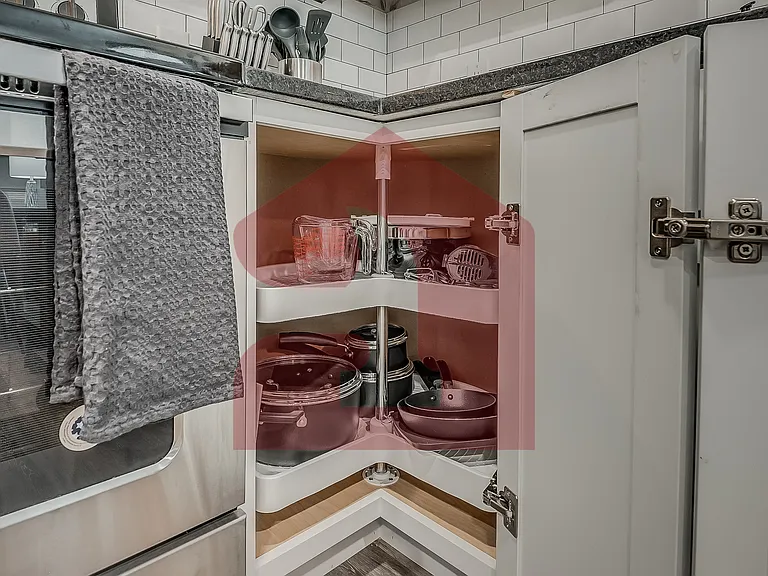 208 E Mosier St — Photo 38