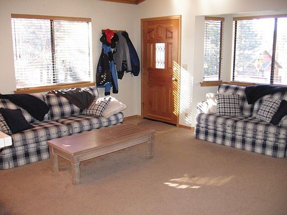 3rd image of 1059 Butte Ave