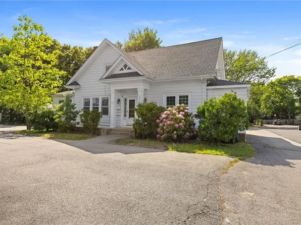 2915 Post Rd, Warwick, RI