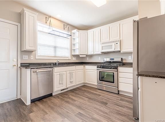 2nd image of 117 Sunridge Dr
