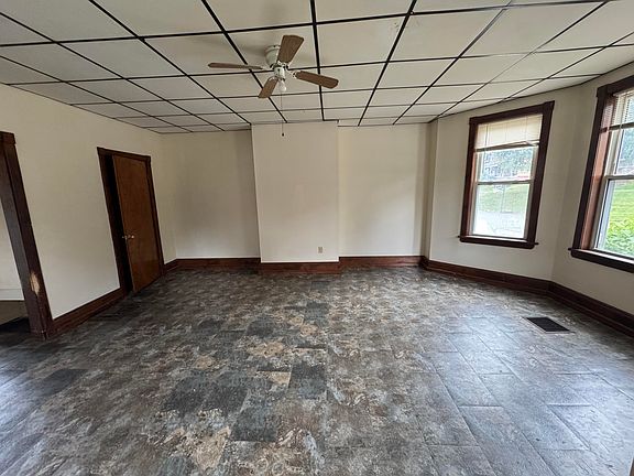 3rd image of 32 Erchles Street
