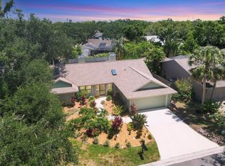 4079 Woodview Dr, Sarasota, FL 34232