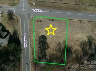 904 4th St NE, Conover, NC 28613