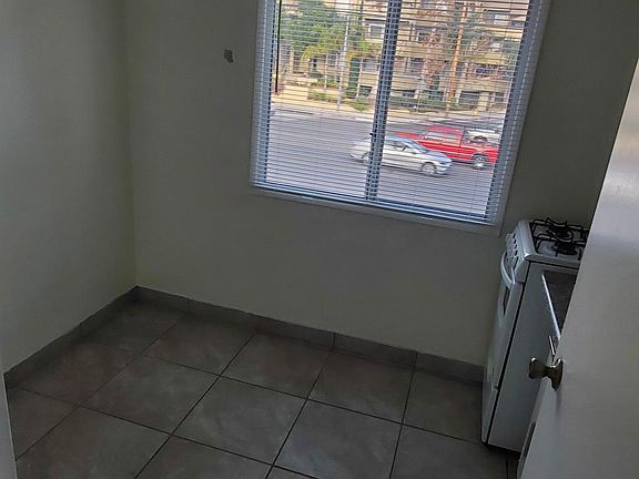 4th image of 4305 S Centinela Ave APT 9